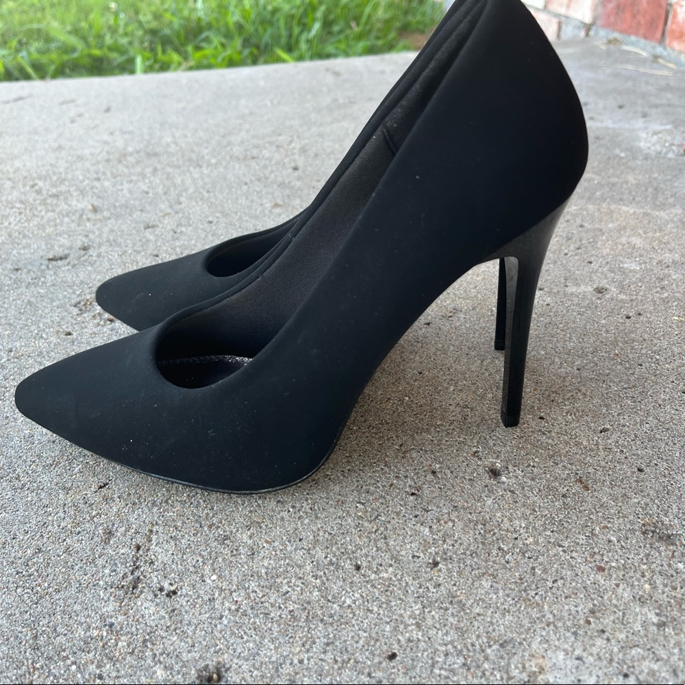 NWOT Cute black suede stilettos